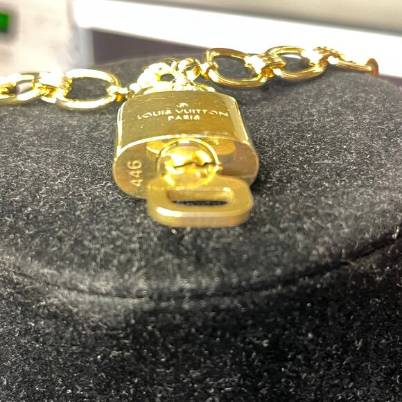 Louis Vuitton Lock & Key Set #446 w/ an 18” Gold-Tone Chunky Chain Necklace - Picture 4 of 6